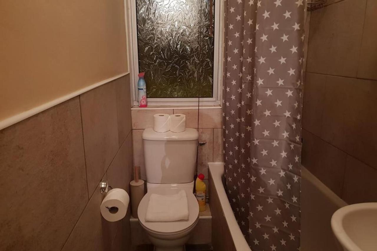Bright 1 Bedroom Apartment Near City Centre エディンバラ エクステリア 写真