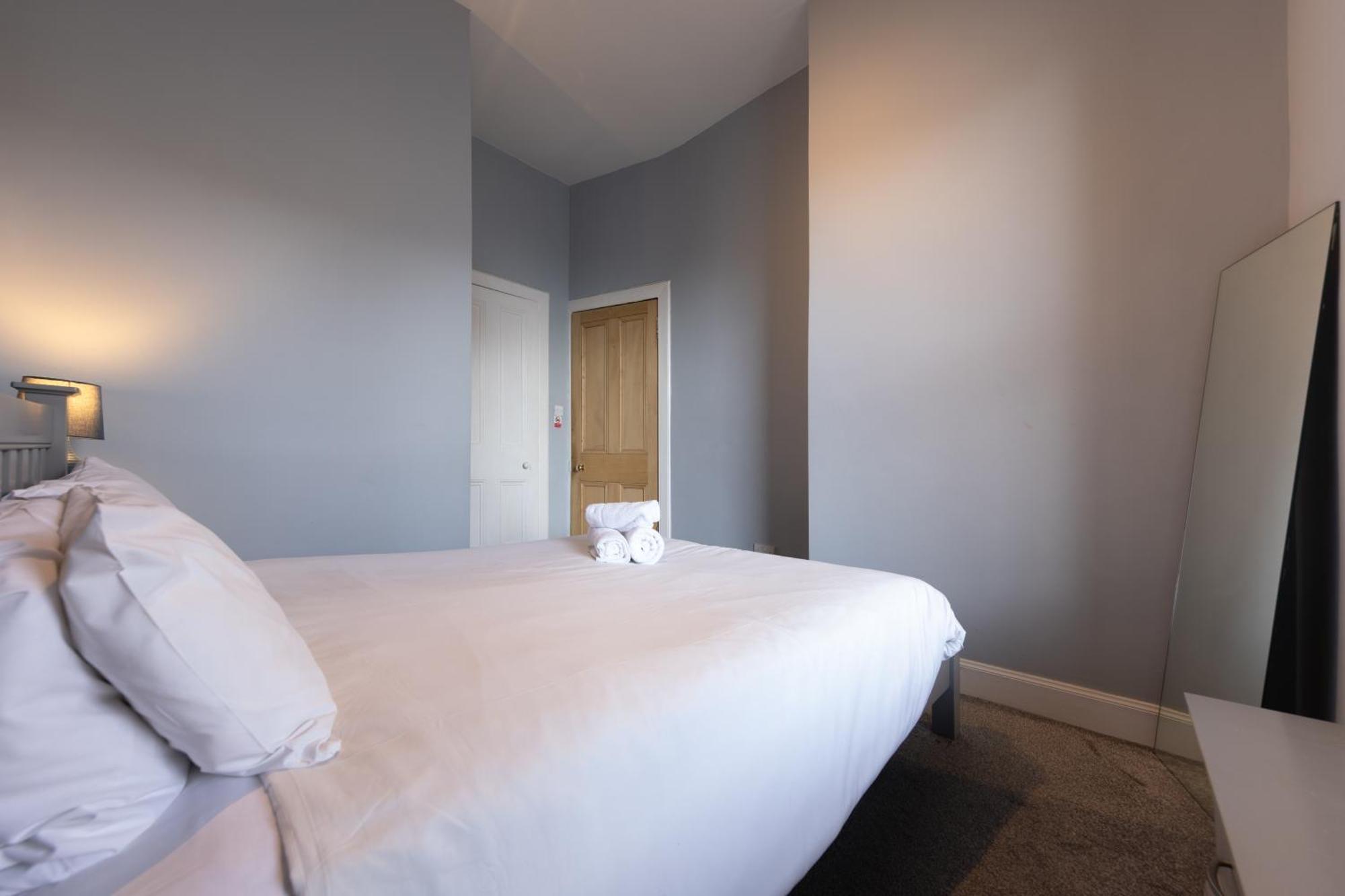 Bright 1 Bedroom Apartment Near City Centre エディンバラ エクステリア 写真